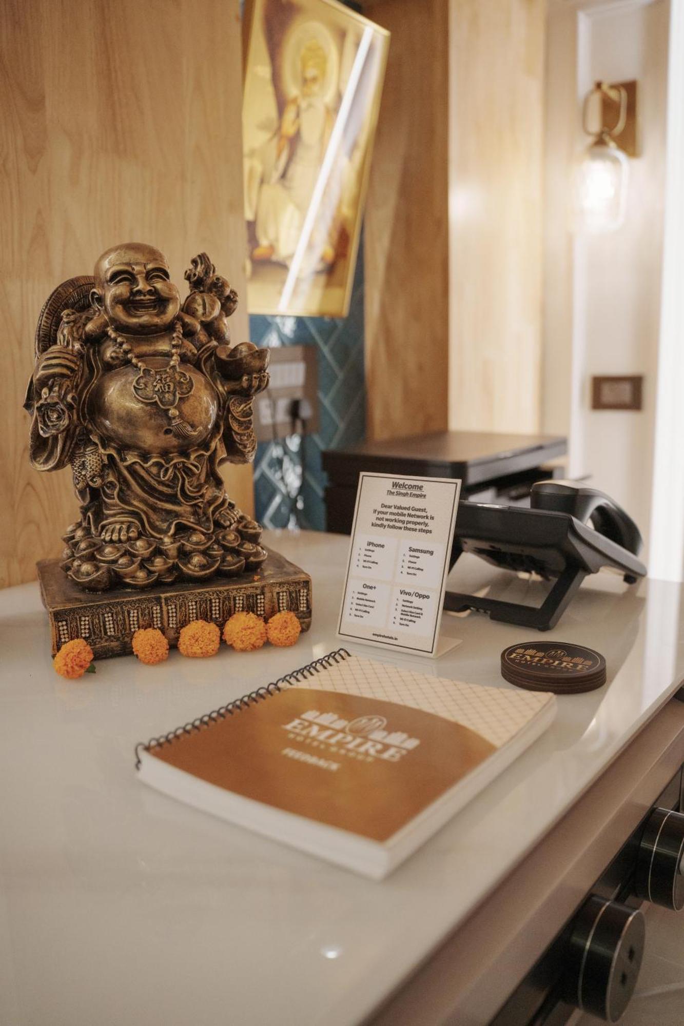 Empire Platinum Suites 新德里 外观 照片